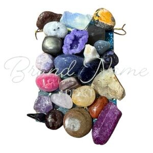 Lot 6 - 1 Pound Crystal & Stones